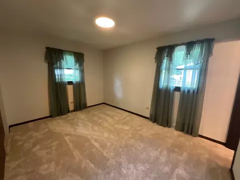 Bedroom - 69 Devonshire Cir, Elgin, IL 60123 photo 1 of 6