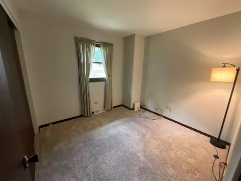 Bedroom - 69 Devonshire Cir, Elgin, IL 60123 photo 5 of 6