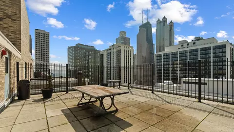 Exterior - 40 E Cedar St #18A, Chicago, IL 60611 photo 1 of 1