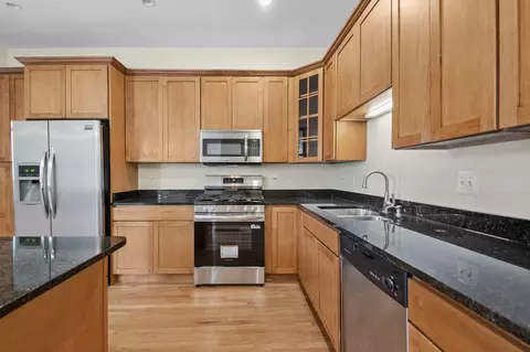 Kitchen - 6137 S Kimbark Ave #3, Chicago, IL 60637 photo 1 of 3