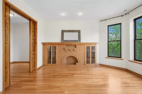 Living - 6137 S Kimbark Ave #3, Chicago, IL 60637 photo 2 of 6