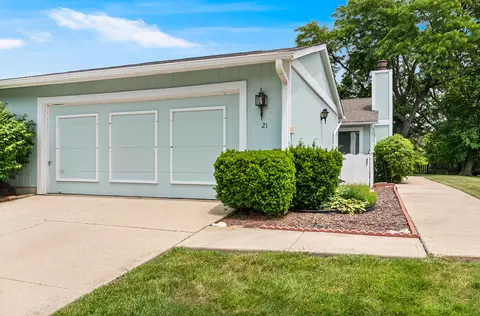 21 Wake Robin Ct, Woodridge, IL 60517