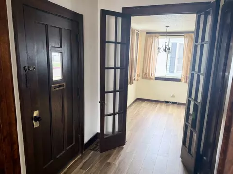 Entry Way - 1515 7th St, Peru, IL 61354 photo 1 of 1