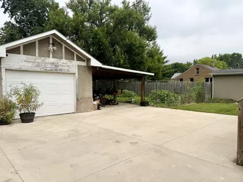 Exterior - 1515 7th St, Peru, IL 61354 photo 3 of 3