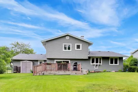 Exterior - 3505 Winston Dr, Hoffman Estates, IL 60192 photo 7 of 11