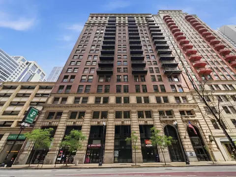 212 W Washington St #1707, Chicago, IL 60606