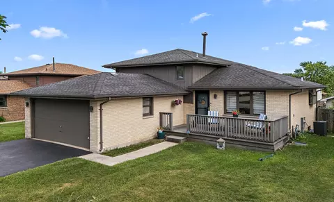 8841 167th St, Orland Hills, IL 60487
