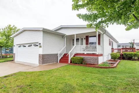 3320 Evergreen Ln, Park City, IL 60085