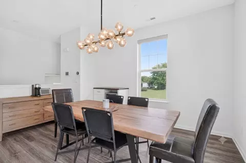 Dining - 81 Timber Wolf Dr, Wheeling, IL 60090 photo 2 of 3