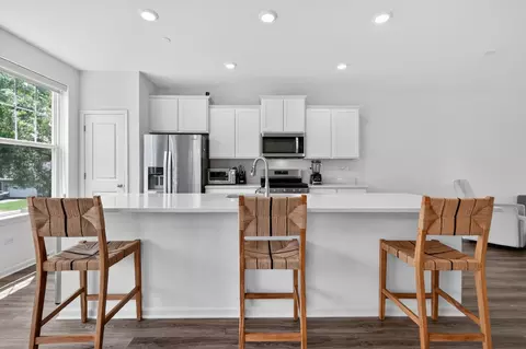 Kitchen - 81 Timber Wolf Dr, Wheeling, IL 60090 photo 1 of 3