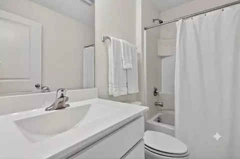 Bath - 81 Timber Wolf Dr, Wheeling, IL 60090 photo 2 of 2