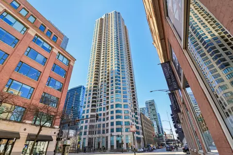 400 N La Salle Dr #2208, Chicago, IL 60654