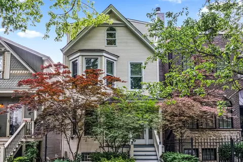 3714 N Bosworth Ave, Chicago, IL 60613
