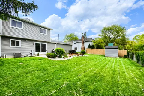 Exterior - 4491 Thornbark Dr, Hoffman Estates, IL 60192 photo 4 of 7