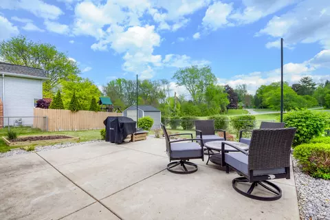 Exterior - 4491 Thornbark Dr, Hoffman Estates, IL 60192 photo 2 of 7