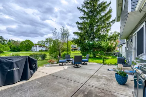 Exterior - 4491 Thornbark Dr, Hoffman Estates, IL 60192 photo 3 of 7