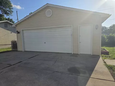 Other - 1919 Fairfield Dr, Springfield, IL 62702 photo 1 of 5