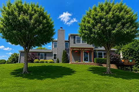 4322 W Lombard St, Davenport, IA 52804