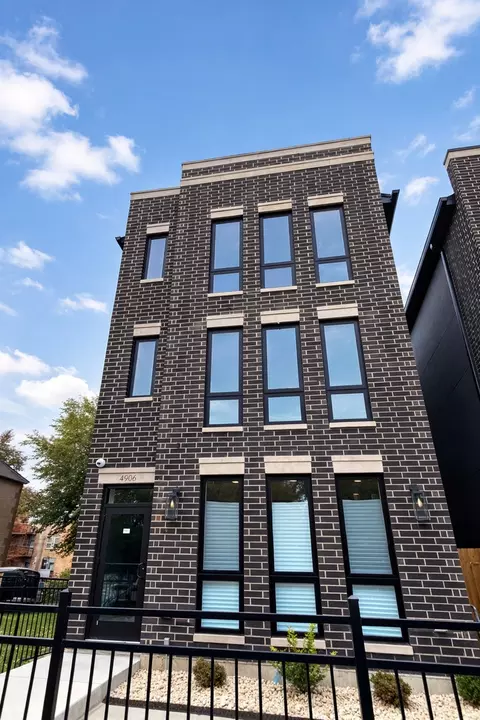 4906 S Saint Lawrence Ave, Chicago, IL 60615