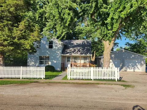 829 Oak St, Minonk, IL 61760
