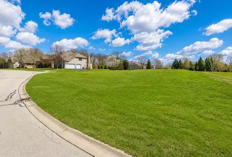 699 Greenfield Rd, Sugar Grove, IL 60554