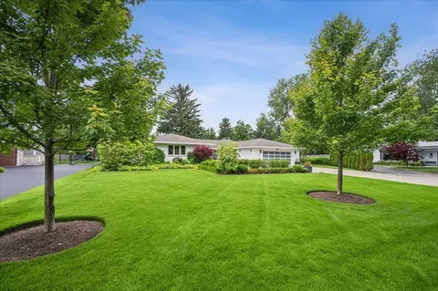 Exterior - 920 Pine Tree Ln, Winnetka, IL 60093 photo 10 of 14