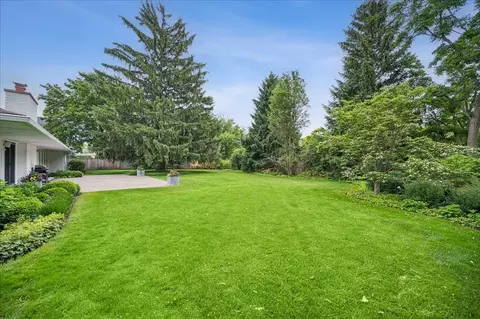Exterior - 920 Pine Tree Ln, Winnetka, IL 60093 photo 6 of 14