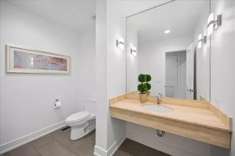 Bath - 920 Pine Tree Ln, Winnetka, IL 60093 photo 1 of 6