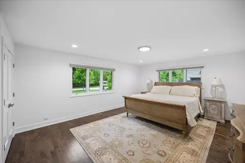 Bedroom - 920 Pine Tree Ln, Winnetka, IL 60093 photo 2 of 6