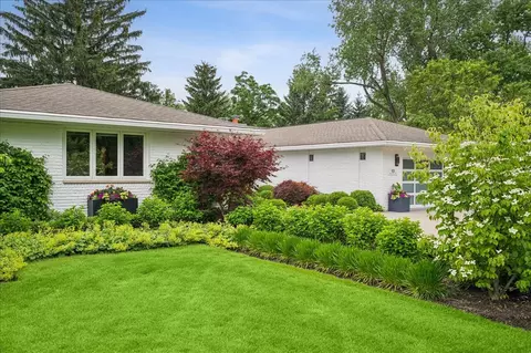Exterior - 920 Pine Tree Ln, Winnetka, IL 60093 photo 11 of 14