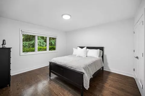 Bedroom - 920 Pine Tree Ln, Winnetka, IL 60093 photo 3 of 6