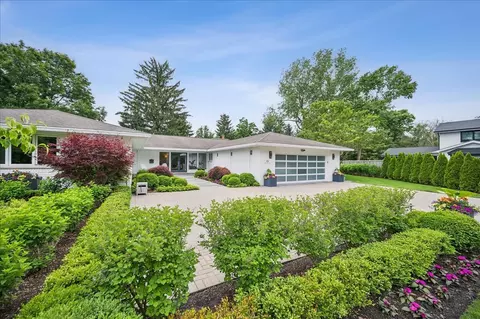 Exterior - 920 Pine Tree Ln, Winnetka, IL 60093 photo 13 of 14
