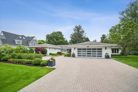 Exterior - 920 Pine Tree Ln, Winnetka, IL 60093 photo 12 of 14