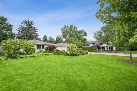 Exterior - 920 Pine Tree Ln, Winnetka, IL 60093 photo 2 of 14