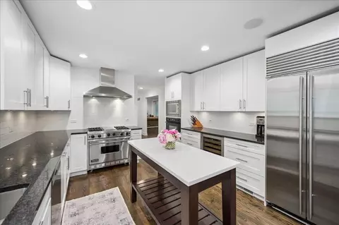Kitchen - 920 Pine Tree Ln, Winnetka, IL 60093 photo 5 of 6
