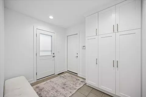 Entry Way - 920 Pine Tree Ln, Winnetka, IL 60093 photo 3 of 3