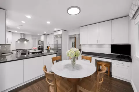 Kitchen - 920 Pine Tree Ln, Winnetka, IL 60093 photo 4 of 6