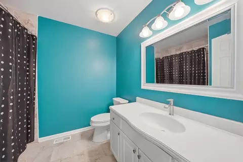 Bath - 7419 Atkinson Cir, Plainfield, IL 60586 photo 4 of 4