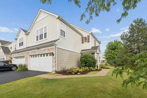 6700 Slate Dr #6700, Carpentersville, IL 60110