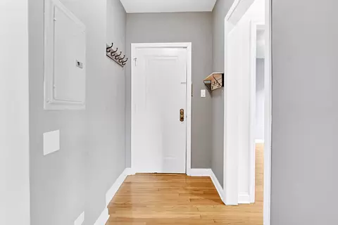 Entry Way - 58 Forest Ave #2S, Riverside, IL 60546 photo 1 of 1