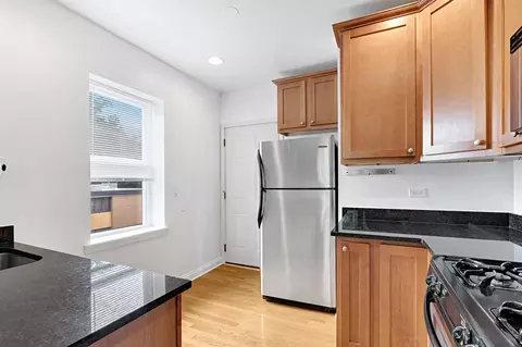 Kitchen - 58 Forest Ave #2S, Riverside, IL 60546 photo 1 of 2