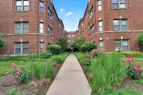 Exterior - 58 Forest Ave #2S, Riverside, IL 60546 photo 2 of 6
