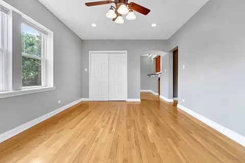 Living - 58 Forest Ave #2S, Riverside, IL 60546 photo 2 of 3