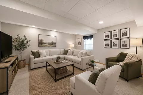 Living - 1611 Lake Pointe Ct, Plainfield, IL 60586 photo 4 of 4