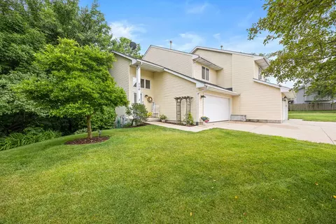 110 Sibley Dr, Minooka, IL 60447