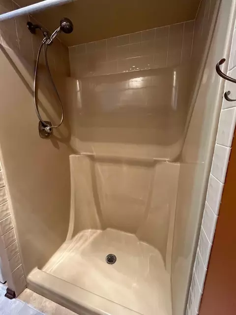 Bath - 1914 Howard St, Wheaton, IL 60187 photo 3 of 3
