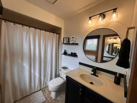 Bath - 1914 Howard St, Wheaton, IL 60187 photo 1 of 3