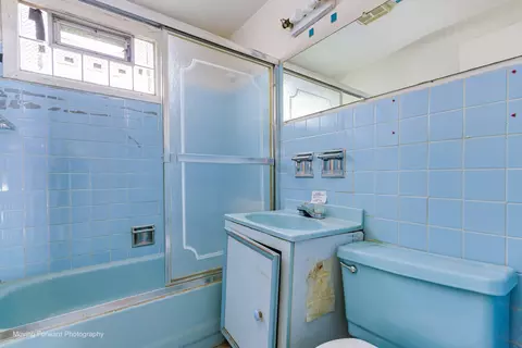 Bath - 16510 Winchester Ave, Markham, IL 60428 photo 1 of 1