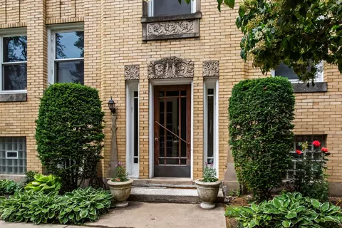 6140 N Hamilton Ave #1S, Chicago, IL 60659