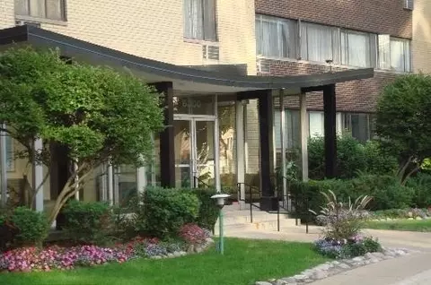 6300 N Sheridan Rd #203, Chicago, IL 60660